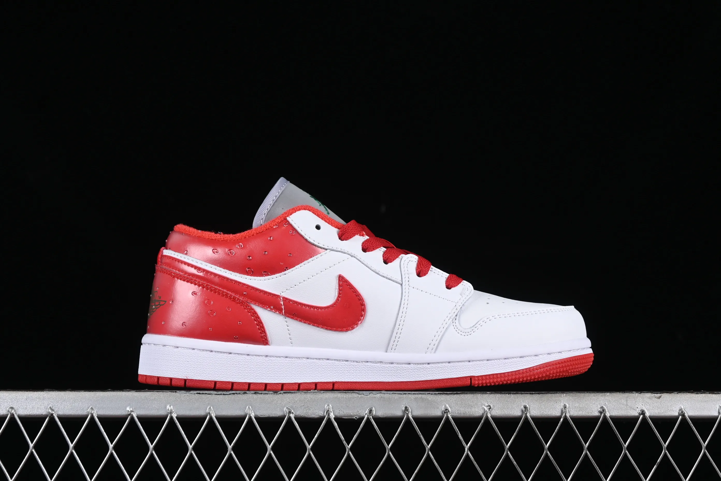 All categories Air Jordan Jordan series basketball shoes Air Jordan 1 Low Air Jordan 1 Low AJ1 Joe 1 white and red low-top cultural and casual sneakers FQ1935-018